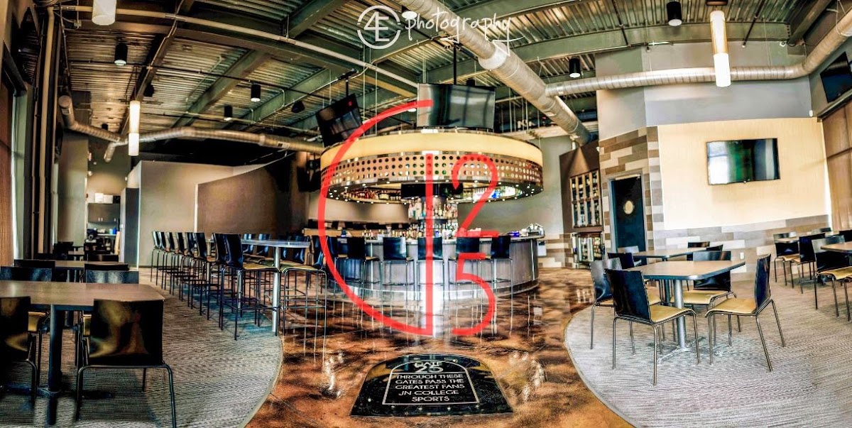 Gate 25 Bar And Restaurant